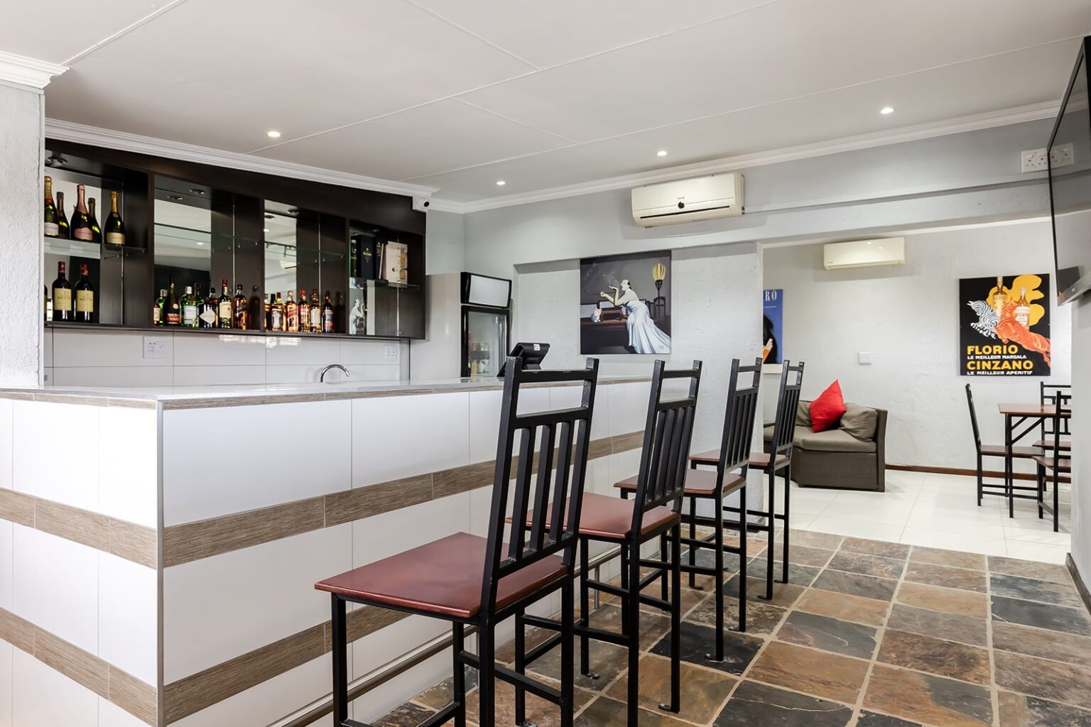 Point R40 Lodge Point R40 Lodge « KLCBT